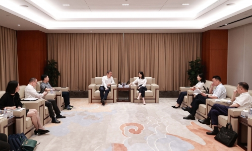 中国银行江苏省分行副行长吴骏莅临征途国际官网调研
